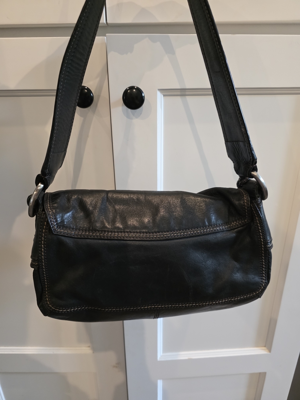 Fossil Vintage Black Leather Flap Closure Shoulder Bag - Picture 5 of 11